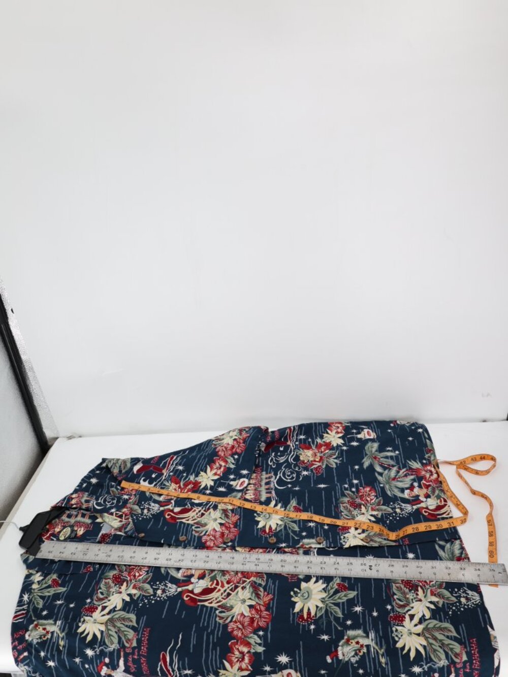 Vintage Tommy Bahama hawaiian Shirt Men's 2XL Happy holidays chistmas greetings - Picture 10 of 11